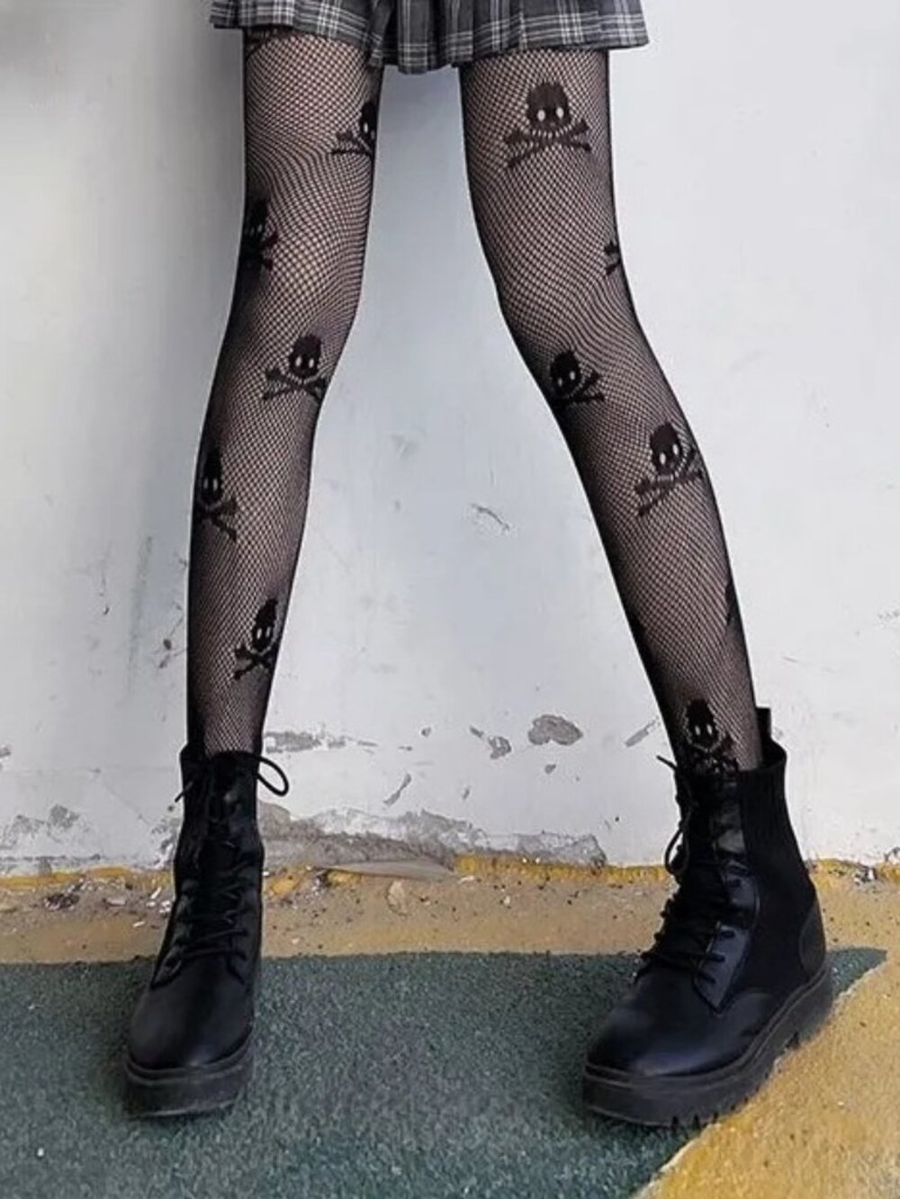Women's Skull & Crossbones Pattern Mesh Black Fishnet Tights Pantyhose Stockings